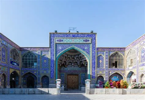  Forms of Iranian Architecture: An Architectural Odyssey Through Time and Space